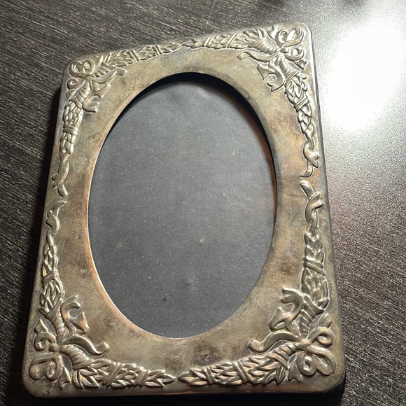 VINTAGE-SILVER TONE PICTURE FRAME PREOWNED 8 in. x 6 in. - Picture 1 of 10